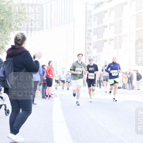 06.10.2024 - 19. swb-Marathon Bremen Matties Gatica Varas http://msf.ph/oto/7359235 06.10.2024 10:38:27 Laufen 912, 8654, 8226, 8785, 8796 meine-sportfotos.de