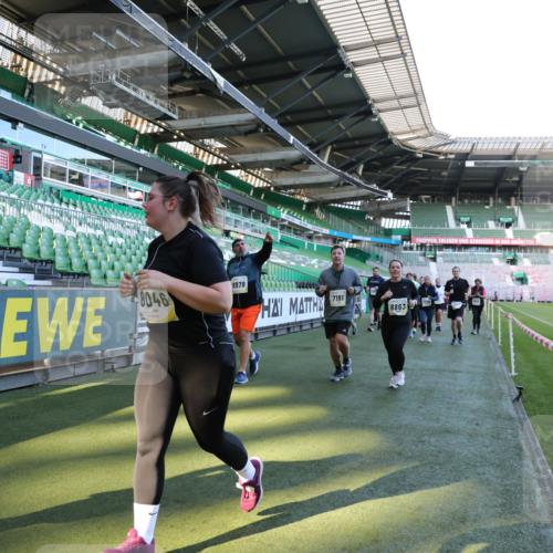 06.10.2024 - 19. swb-Marathon Bremen Yannick Fuchs http://msf.ph/oto/7359253 06.10.2024 10:41:39 Laufen im Stadion 7077, 7078, 7163, 7177, 7181, 7309, 7385, 7396, 7520, 7602, 7665, 7668, 7669, 7692, 7712, 7740, 7742, 7765, 7766, 7804, 7810, 7821, 8016, 8046, 8097, 8250, 8320, 8372, 8434, 8482, 8490, 8527, 8528, 8691, 8709, 8762, 8800, 8832, 8844, 8853, 8863, 8935, 8969, 8979, 9030, 9120, 9989 meine-sportfotos.de