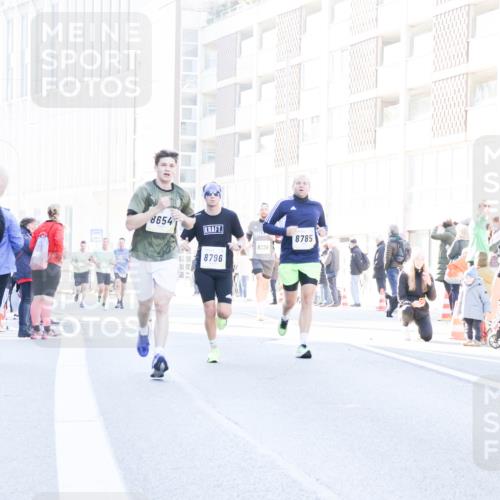 06.10.2024 - 19. swb-Marathon Bremen Matties Gatica Varas http://msf.ph/oto/7359273 06.10.2024 10:38:28 Laufen 2024, 7536, 9124, 8654, 8796, 8226, 8785, 111 meine-sportfotos.de