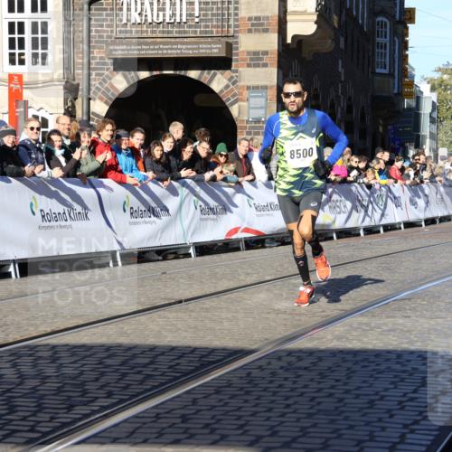 06.10.2024 - 19. swb-Marathon Bremen Strokosch-Dieckow http://msf.ph/oto/7359320 06.10.2024 10:31:11 Ziel 8499, 8500, 9039 meine-sportfotos.de