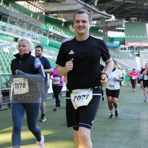 06.10.2024 - 19. swb-Marathon Bremen Yannick Fuchs http://msf.ph/oto/7359357 06.10.2024 10:41:43 Laufen im Stadion 7077, 7078, 7163, 7177, 7181, 7309, 7385, 7396, 7520, 7602, 7665, 7668, 7669, 7692, 7712, 7740, 7742, 7765, 7766, 7804, 7866, 7901, 8016, 8046, 8097, 8250, 8320, 8344, 8372, 8434, 8482, 8490, 8527, 8528, 8691, 8709, 8762, 8800, 8832, 8844, 8853, 8863, 8935, 8969, 8979, 9030, 9120, 9989 meine-sportfotos.de