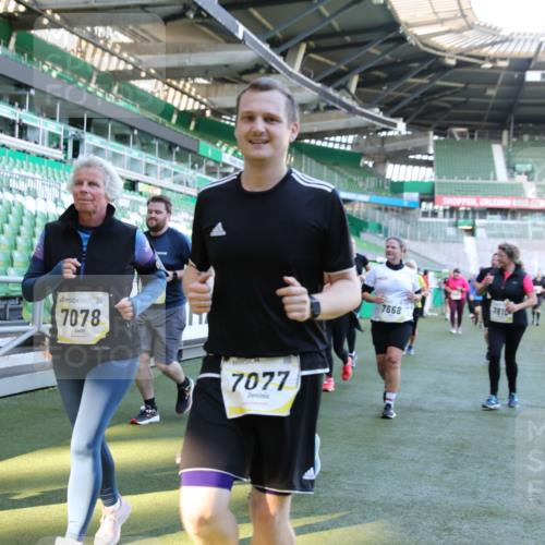 06.10.2024 - 19. swb-Marathon Bremen Yannick Fuchs http://msf.ph/oto/7359367 06.10.2024 10:41:44 Laufen im Stadion 7077, 7078, 7163, 7177, 7181, 7309, 7385, 7396, 7520, 7602, 7665, 7668, 7669, 7692, 7712, 7740, 7742, 7765, 7766, 7804, 7866, 7901, 8016, 8046, 8097, 8250, 8320, 8344, 8372, 8434, 8482, 8490, 8527, 8528, 8691, 8709, 8762, 8800, 8832, 8844, 8853, 8863, 8935, 8969, 8979, 9030, 9120, 9989 meine-sportfotos.de