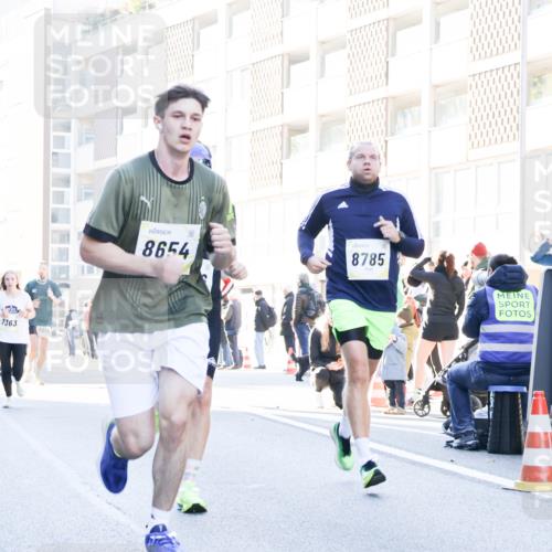 06.10.2024 - 19. swb-Marathon Bremen Matties Gatica Varas http://msf.ph/oto/7359371 06.10.2024 10:38:30 Laufen 7363, 8813, 8654, 8785 meine-sportfotos.de