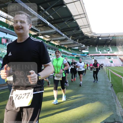06.10.2024 - 19. swb-Marathon Bremen Yannick Fuchs http://msf.ph/oto/7359381 06.10.2024 10:41:44 Laufen im Stadion 7077, 7078, 7163, 7177, 7181, 7309, 7385, 7396, 7520, 7602, 7665, 7668, 7669, 7692, 7712, 7740, 7742, 7765, 7766, 7804, 7866, 7901, 8016, 8046, 8097, 8250, 8320, 8344, 8372, 8434, 8482, 8490, 8527, 8528, 8691, 8709, 8762, 8800, 8832, 8844, 8853, 8863, 8935, 8969, 8979, 9030, 9120, 9989 meine-sportfotos.de