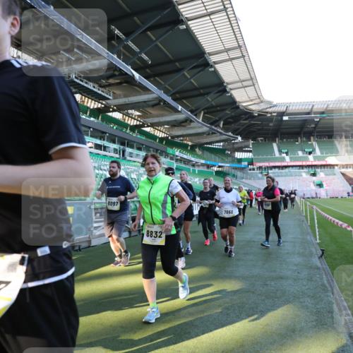 06.10.2024 - 19. swb-Marathon Bremen Yannick Fuchs http://msf.ph/oto/7359391 06.10.2024 10:41:45 Laufen im Stadion 7077, 7078, 7163, 7177, 7181, 7309, 7385, 7520, 7602, 7665, 7668, 7669, 7692, 7712, 7740, 7742, 7765, 7766, 7804, 7866, 7901, 8016, 8046, 8097, 8250, 8320, 8344, 8372, 8434, 8482, 8490, 8527, 8528, 8691, 8709, 8762, 8800, 8832, 8844, 8853, 8863, 8935, 8969, 8979, 9030, 9120, 9989 meine-sportfotos.de