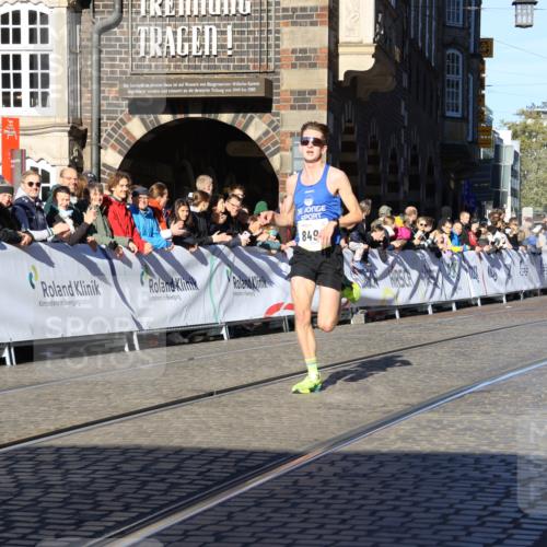 06.10.2024 - 19. swb-Marathon Bremen Strokosch-Dieckow http://msf.ph/oto/7359401 06.10.2024 10:31:19 Ziel 8499 meine-sportfotos.de