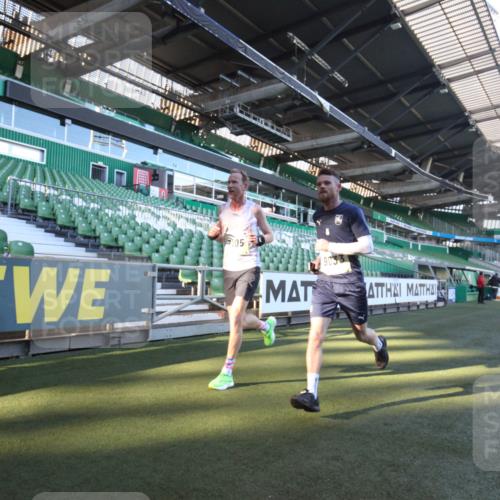 06.10.2024 - 19. swb-Marathon Bremen Yannick Fuchs http://msf.ph/oto/7359403 06.10.2024 10:22:38 Laufen im Stadion 7105, 7157, 7649, 7993, 8275, 8341, 8466, 8511, 8755, 9033, 9087, 9122 meine-sportfotos.de