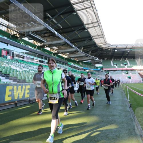 06.10.2024 - 19. swb-Marathon Bremen Yannick Fuchs http://msf.ph/oto/7359417 06.10.2024 10:41:45 Laufen im Stadion 7077, 7078, 7163, 7177, 7181, 7309, 7385, 7520, 7602, 7665, 7668, 7669, 7692, 7712, 7740, 7742, 7765, 7766, 7804, 7866, 7901, 8016, 8046, 8097, 8250, 8320, 8344, 8372, 8434, 8482, 8490, 8527, 8528, 8691, 8709, 8762, 8800, 8832, 8844, 8853, 8863, 8935, 8969, 8979, 9030, 9120, 9989 meine-sportfotos.de