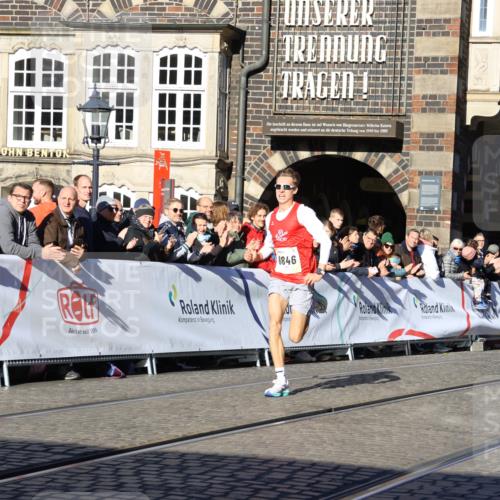 06.10.2024 - 19. swb-Marathon Bremen Strokosch-Dieckow http://msf.ph/oto/7359435 06.10.2024 10:31:54 Ziel 8300, 8513, 8846 meine-sportfotos.de