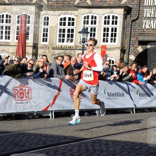 06.10.2024 - 19. swb-Marathon Bremen Strokosch-Dieckow http://msf.ph/oto/7359518 06.10.2024 10:31:55 Ziel 8300, 8513, 8846 meine-sportfotos.de