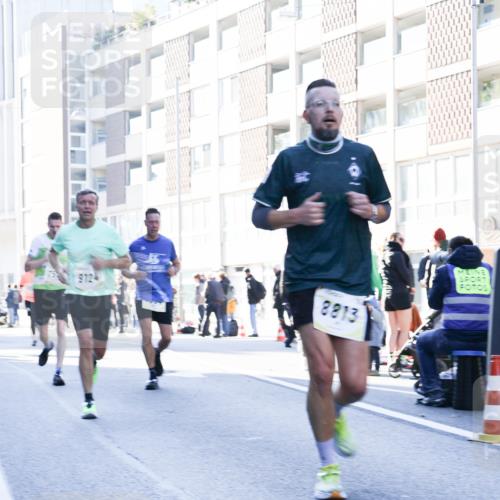 06.10.2024 - 19. swb-Marathon Bremen Matties Gatica Varas http://msf.ph/oto/7359562 06.10.2024 10:38:35 Laufen 9124, 8813 meine-sportfotos.de