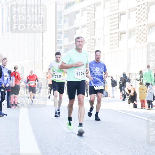 06.10.2024 - 19. swb-Marathon Bremen Matties Gatica Varas http://msf.ph/oto/7359594 06.10.2024 10:38:36 Laufen 6494, 7128, 7536, 912, 700 meine-sportfotos.de