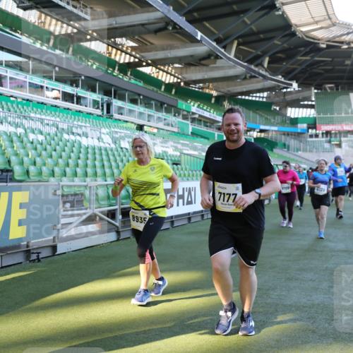 06.10.2024 - 19. swb-Marathon Bremen Yannick Fuchs http://msf.ph/oto/7359604 06.10.2024 10:41:49 Laufen im Stadion 7077, 7078, 7163, 7177, 7181, 7309, 7602, 7665, 7668, 7669, 7692, 7712, 7740, 7742, 7765, 7766, 7804, 7866, 7901, 8016, 8046, 8097, 8250, 8320, 8344, 8372, 8434, 8482, 8490, 8527, 8528, 8709, 8762, 8800, 8832, 8844, 8863, 8935, 8969, 8979, 9030, 9045, 9120, 9989 meine-sportfotos.de