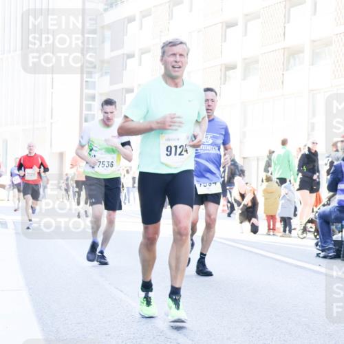 06.10.2024 - 19. swb-Marathon Bremen Matties Gatica Varas http://msf.ph/oto/7359620 06.10.2024 10:38:37 Laufen 7128, 820, 7536, 912, 7304 meine-sportfotos.de