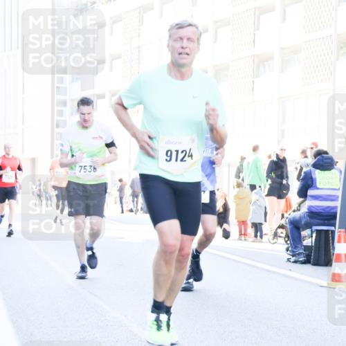 06.10.2024 - 19. swb-Marathon Bremen Matties Gatica Varas http://msf.ph/oto/7359639 06.10.2024 10:38:37 Laufen 7128, 1209, 7536, 9124 meine-sportfotos.de