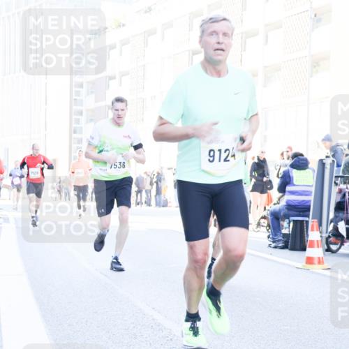 06.10.2024 - 19. swb-Marathon Bremen Matties Gatica Varas http://msf.ph/oto/7359661 06.10.2024 10:38:38 Laufen 7128, 209, 7536, 9124 meine-sportfotos.de