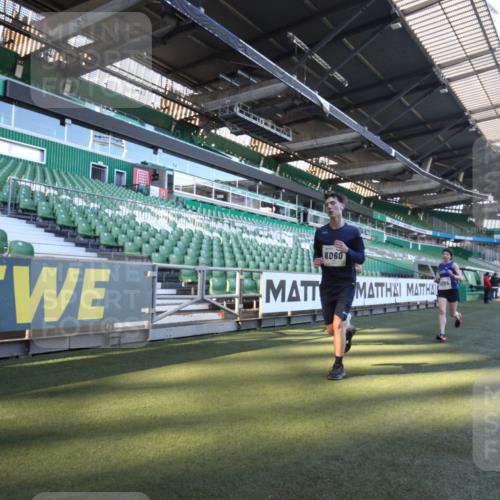 06.10.2024 - 19. swb-Marathon Bremen Yannick Fuchs http://msf.ph/oto/7359670 06.10.2024 10:23:56 Laufen im Stadion 7128, 7196, 7283, 7523, 7579, 7584, 7738, 7743, 7964, 8000, 8060, 8095, 8180, 8220, 8331, 8383, 8390, 8441, 8444, 8446, 8544, 8571, 8642, 8656, 8974, 8992, 9026, 9052, 9082 meine-sportfotos.de