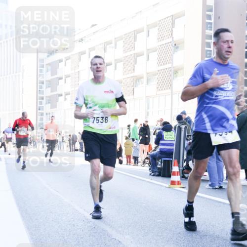06.10.2024 - 19. swb-Marathon Bremen Matties Gatica Varas http://msf.ph/oto/7359691 06.10.2024 10:38:39 Laufen 7728, 8209, 7536, 7387 meine-sportfotos.de