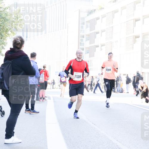 06.10.2024 - 19. swb-Marathon Bremen Matties Gatica Varas http://msf.ph/oto/7359714 06.10.2024 10:38:41 Laufen 8209, 8311, 7128, 31 meine-sportfotos.de