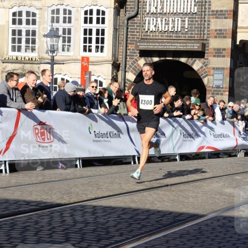 06.10.2024 - 19. swb-Marathon Bremen Strokosch-Dieckow http://msf.ph/oto/7359719 06.10.2024 10:32:09 Ziel 8300, 8371, 9063 meine-sportfotos.de