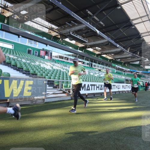 06.10.2024 - 19. swb-Marathon Bremen Yannick Fuchs http://msf.ph/oto/7359724 06.10.2024 10:24:02 Laufen im Stadion 7081, 7128, 7196, 7283, 7523, 7579, 7584, 7738, 7743, 7964, 8000, 8060, 8095, 8180, 8331, 8383, 8390, 8441, 8444, 8446, 8544, 8571, 8642, 8656, 8831, 8974, 8992, 9026, 9052, 9082 meine-sportfotos.de