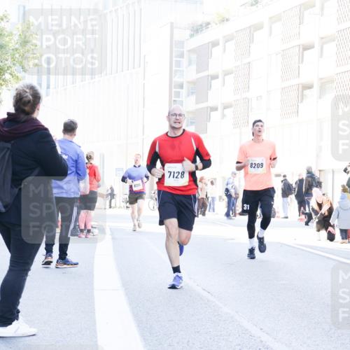 06.10.2024 - 19. swb-Marathon Bremen Matties Gatica Varas http://msf.ph/oto/7359728 06.10.2024 10:38:41 Laufen 8311, 7128, 8209, 31 meine-sportfotos.de