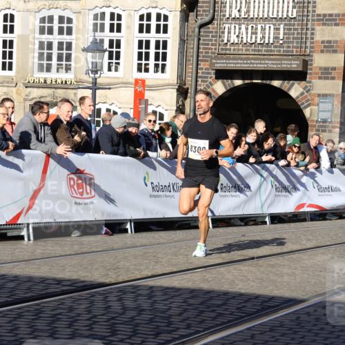 06.10.2024 - 19. swb-Marathon Bremen Strokosch-Dieckow http://msf.ph/oto/7359745 06.10.2024 10:32:09 Ziel 8300, 8371, 9063 meine-sportfotos.de
