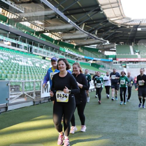 06.10.2024 - 19. swb-Marathon Bremen Yannick Fuchs http://msf.ph/oto/7359755 06.10.2024 10:41:54 Laufen im Stadion 7077, 7078, 7163, 7177, 7309, 7602, 7665, 7668, 7669, 7692, 7712, 7740, 7742, 7755, 7765, 7766, 7804, 7866, 7901, 8016, 8097, 8250, 8320, 8344, 8372, 8386, 8387, 8434, 8482, 8503, 8527, 8528, 8709, 8800, 8832, 8844, 8917, 8935, 8959, 9030, 9045, 9120, 9989 meine-sportfotos.de