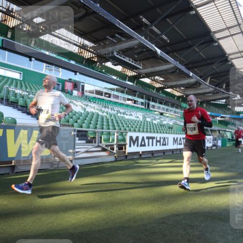 06.10.2024 - 19. swb-Marathon Bremen Yannick Fuchs http://msf.ph/oto/7359758 06.10.2024 10:24:05 Laufen im Stadion 7081, 7128, 7196, 7283, 7523, 7536, 7579, 7584, 7738, 7743, 7964, 8000, 8060, 8095, 8180, 8331, 8383, 8390, 8441, 8444, 8446, 8544, 8571, 8642, 8656, 8831, 8974, 8992, 9026, 9052, 9082 meine-sportfotos.de