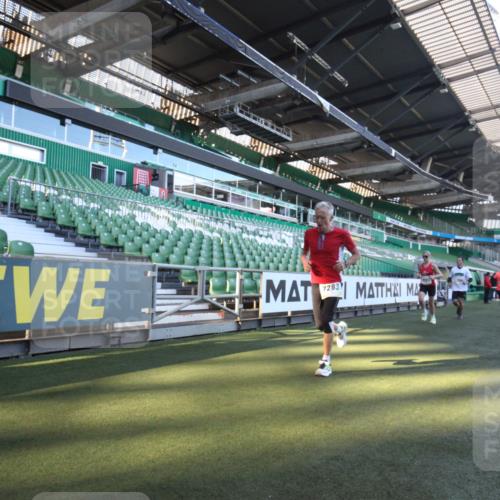 06.10.2024 - 19. swb-Marathon Bremen Yannick Fuchs http://msf.ph/oto/7359767 06.10.2024 10:24:09 Laufen im Stadion 7081, 7128, 7196, 7283, 7523, 7536, 7579, 7584, 7738, 7759, 7964, 8000, 8060, 8094, 8095, 8331, 8383, 8441, 8444, 8446, 8544, 8571, 8656, 8831, 8974, 8992, 9019, 9026, 9052, 9082 meine-sportfotos.de