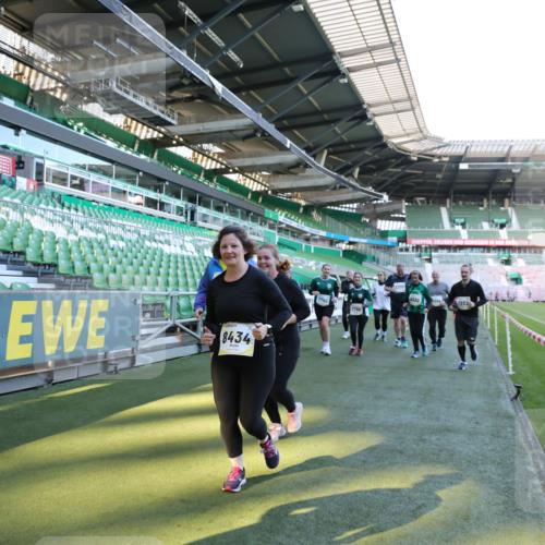 06.10.2024 - 19. swb-Marathon Bremen Yannick Fuchs http://msf.ph/oto/7359812 06.10.2024 10:41:54 Laufen im Stadion 7077, 7078, 7163, 7177, 7309, 7602, 7665, 7668, 7669, 7692, 7712, 7740, 7742, 7755, 7765, 7766, 7804, 7866, 7901, 8016, 8097, 8250, 8320, 8344, 8372, 8386, 8387, 8434, 8482, 8503, 8527, 8528, 8709, 8800, 8832, 8844, 8917, 8935, 8959, 9030, 9045, 9120, 9989 meine-sportfotos.de