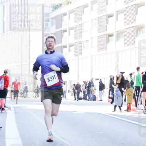 06.10.2024 - 19. swb-Marathon Bremen Matties Gatica Varas http://msf.ph/oto/7359847 06.10.2024 10:38:45 Laufen 8311 meine-sportfotos.de