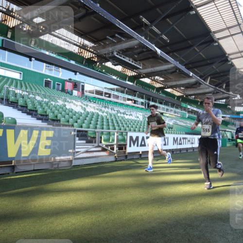 06.10.2024 - 19. swb-Marathon Bremen Yannick Fuchs http://msf.ph/oto/7359849 06.10.2024 10:24:31 Laufen im Stadion 7081, 7128, 7196, 7197, 7259, 7283, 7363, 7536, 7555, 7571, 7584, 7648, 7650, 7738, 7759, 8094, 8226, 8311, 8313, 8329, 8383, 8441, 8446, 8454, 8654, 8656, 8785, 8796, 8813, 8831, 9019, 9064, 9082, 9124 meine-sportfotos.de