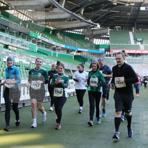 06.10.2024 - 19. swb-Marathon Bremen Yannick Fuchs http://msf.ph/oto/7359855 06.10.2024 10:41:56 Laufen im Stadion 7077, 7078, 7163, 7177, 7309, 7483, 7602, 7665, 7668, 7669, 7692, 7712, 7740, 7742, 7755, 7765, 7766, 7804, 7866, 7901, 8016, 8097, 8250, 8320, 8344, 8372, 8386, 8387, 8434, 8482, 8503, 8527, 8528, 8709, 8800, 8832, 8844, 8917, 8935, 8959, 9030, 9045, 9120, 9989 meine-sportfotos.de