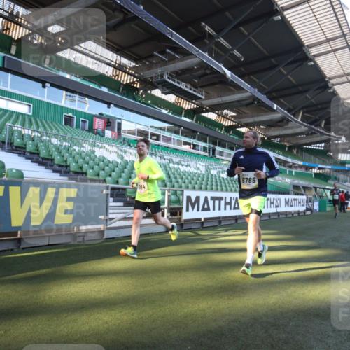 06.10.2024 - 19. swb-Marathon Bremen Yannick Fuchs http://msf.ph/oto/7359860 06.10.2024 10:24:34 Laufen im Stadion 7081, 7196, 7197, 7259, 7283, 7363, 7536, 7555, 7571, 7584, 7648, 7650, 7738, 7759, 8094, 8226, 8311, 8313, 8329, 8441, 8454, 8654, 8785, 8796, 8813, 8831, 8962, 9019, 9064, 9082, 9124 meine-sportfotos.de