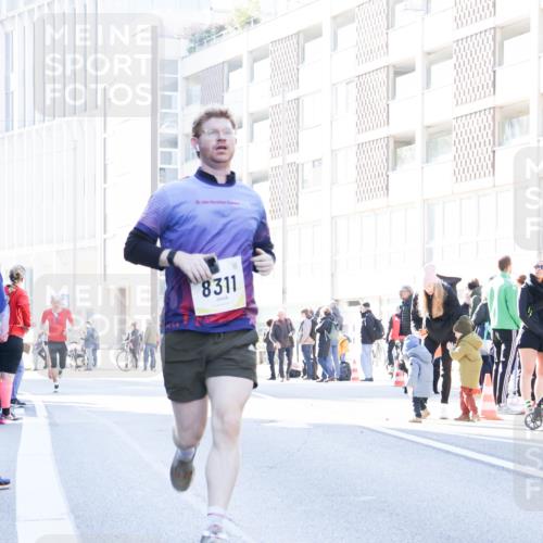 06.10.2024 - 19. swb-Marathon Bremen Matties Gatica Varas http://msf.ph/oto/7359861 06.10.2024 10:38:45 Laufen 8311 meine-sportfotos.de