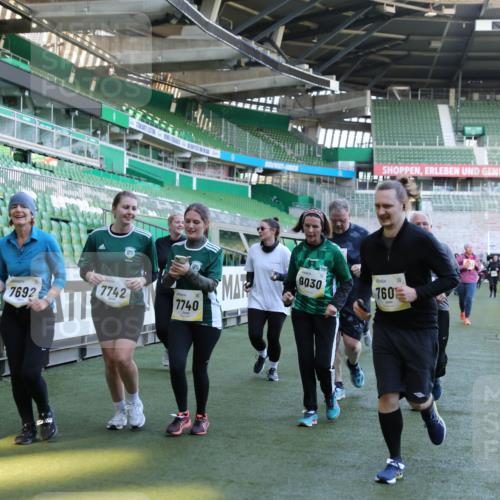 06.10.2024 - 19. swb-Marathon Bremen Yannick Fuchs http://msf.ph/oto/7359865 06.10.2024 10:41:56 Laufen im Stadion 7077, 7078, 7163, 7177, 7309, 7483, 7602, 7665, 7668, 7669, 7692, 7712, 7740, 7742, 7755, 7765, 7766, 7804, 7866, 7901, 8016, 8097, 8250, 8320, 8344, 8372, 8386, 8387, 8434, 8482, 8503, 8527, 8528, 8709, 8800, 8832, 8844, 8917, 8935, 8959, 9030, 9045, 9120, 9989 meine-sportfotos.de