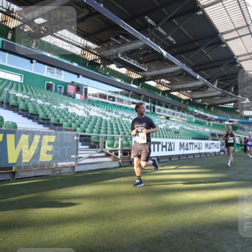 06.10.2024 - 19. swb-Marathon Bremen Yannick Fuchs http://msf.ph/oto/7359867 06.10.2024 10:24:38 Laufen im Stadion 7081, 7196, 7197, 7259, 7363, 7536, 7555, 7571, 7584, 7648, 7650, 7759, 8094, 8209, 8226, 8311, 8313, 8329, 8441, 8454, 8654, 8785, 8796, 8813, 8831, 8962, 9019, 9064, 9082, 9124 meine-sportfotos.de