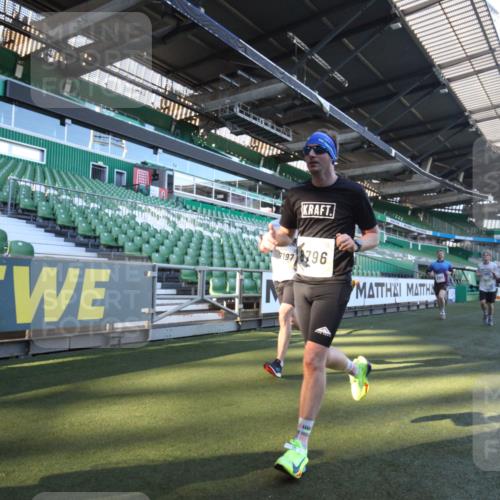 06.10.2024 - 19. swb-Marathon Bremen Yannick Fuchs http://msf.ph/oto/7359897 06.10.2024 10:24:44 Laufen im Stadion 7081, 7197, 7259, 7363, 7536, 7555, 7571, 7648, 7650, 7759, 8094, 8209, 8226, 8310, 8311, 8313, 8329, 8454, 8654, 8785, 8796, 8813, 8831, 8939, 8962, 9019, 9064, 9124 meine-sportfotos.de