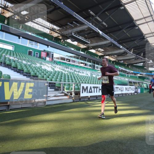 06.10.2024 - 19. swb-Marathon Bremen Yannick Fuchs http://msf.ph/oto/7359924 06.10.2024 10:24:48 Laufen im Stadion 7197, 7259, 7363, 7536, 7555, 7571, 7648, 7650, 7759, 8094, 8209, 8226, 8310, 8311, 8313, 8329, 8445, 8454, 8517, 8654, 8785, 8796, 8813, 8939, 8962, 9019, 9064, 9124 meine-sportfotos.de