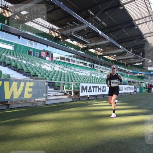 06.10.2024 - 19. swb-Marathon Bremen Yannick Fuchs http://msf.ph/oto/7359958 06.10.2024 10:24:57 Laufen im Stadion 7197, 7259, 7363, 7571, 7648, 7650, 7756, 8209, 8226, 8310, 8311, 8313, 8329, 8445, 8454, 8517, 8654, 8785, 8796, 8939, 8962, 9064, 9124 meine-sportfotos.de