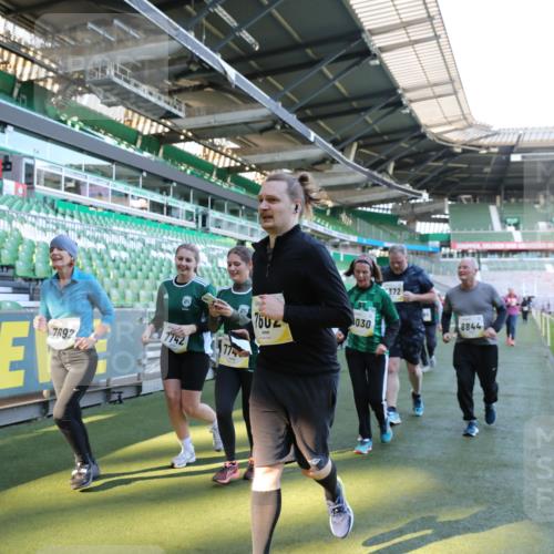 06.10.2024 - 19. swb-Marathon Bremen Yannick Fuchs http://msf.ph/oto/7359963 06.10.2024 10:41:57 Laufen im Stadion 7163, 7177, 7291, 7309, 7483, 7602, 7665, 7668, 7669, 7692, 7712, 7740, 7742, 7755, 7765, 7766, 7804, 7866, 7901, 8016, 8320, 8344, 8372, 8386, 8387, 8434, 8482, 8503, 8527, 8528, 8709, 8800, 8844, 8917, 8935, 8959, 9030, 9045, 9120, 9989 meine-sportfotos.de