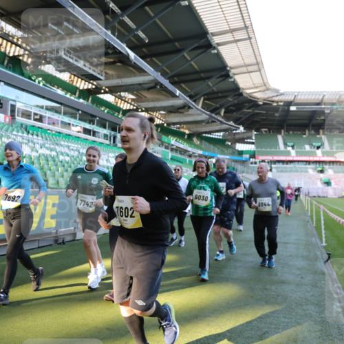 06.10.2024 - 19. swb-Marathon Bremen Yannick Fuchs http://msf.ph/oto/7359964 06.10.2024 10:41:57 Laufen im Stadion 7163, 7177, 7291, 7309, 7483, 7602, 7665, 7668, 7669, 7692, 7712, 7740, 7742, 7755, 7765, 7766, 7804, 7866, 7901, 8016, 8320, 8344, 8372, 8386, 8387, 8434, 8482, 8503, 8527, 8528, 8709, 8800, 8844, 8917, 8935, 8959, 9030, 9045, 9120, 9989 meine-sportfotos.de