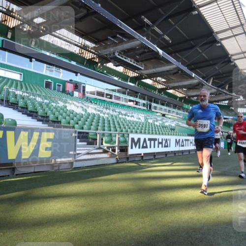 06.10.2024 - 19. swb-Marathon Bremen Yannick Fuchs http://msf.ph/oto/7360039 06.10.2024 10:25:15 Laufen im Stadion 7260, 7756, 7826, 7906, 8209, 8228, 8242, 8310, 8412, 8445, 8478, 8517, 8666, 8671, 8672, 8680, 8713, 8715, 8749, 8806, 8812, 8939, 8962, 8975 meine-sportfotos.de