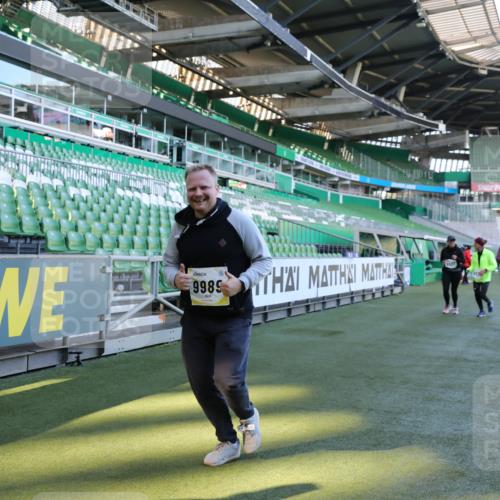 06.10.2024 - 19. swb-Marathon Bremen Yannick Fuchs http://msf.ph/oto/7360064 06.10.2024 10:42:01 Laufen im Stadion 7163, 7177, 7291, 7309, 7483, 7602, 7676, 7692, 7712, 7740, 7742, 7755, 7765, 7766, 7804, 7866, 7901, 8344, 8372, 8386, 8387, 8434, 8482, 8503, 8527, 8528, 8706, 8709, 8800, 8844, 8917, 8935, 8959, 9030, 9045, 9120, 9989 meine-sportfotos.de