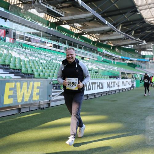 06.10.2024 - 19. swb-Marathon Bremen Yannick Fuchs http://msf.ph/oto/7360071 06.10.2024 10:42:01 Laufen im Stadion 7163, 7177, 7291, 7309, 7483, 7602, 7676, 7692, 7712, 7740, 7742, 7755, 7765, 7766, 7804, 7866, 7901, 8344, 8372, 8386, 8387, 8434, 8482, 8503, 8527, 8528, 8706, 8709, 8800, 8844, 8917, 8935, 8959, 9030, 9045, 9120, 9989 meine-sportfotos.de