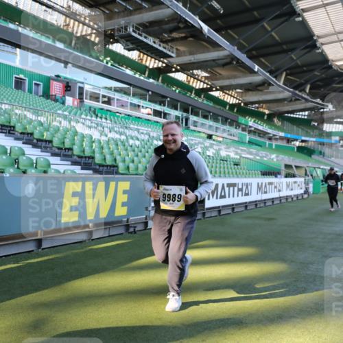 06.10.2024 - 19. swb-Marathon Bremen Yannick Fuchs http://msf.ph/oto/7360081 06.10.2024 10:42:01 Laufen im Stadion 7163, 7177, 7291, 7309, 7483, 7602, 7676, 7692, 7712, 7740, 7742, 7755, 7765, 7766, 7804, 7866, 7901, 8344, 8372, 8386, 8387, 8434, 8482, 8503, 8527, 8528, 8706, 8709, 8800, 8844, 8917, 8935, 8959, 9030, 9045, 9120, 9989 meine-sportfotos.de