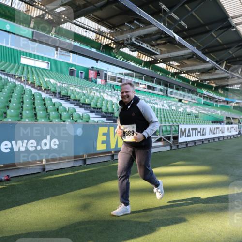 06.10.2024 - 19. swb-Marathon Bremen Yannick Fuchs http://msf.ph/oto/7360126 06.10.2024 10:42:01 Laufen im Stadion 7163, 7177, 7291, 7309, 7483, 7602, 7676, 7692, 7712, 7740, 7742, 7755, 7765, 7766, 7804, 7866, 7901, 8344, 8372, 8386, 8387, 8434, 8482, 8503, 8527, 8528, 8706, 8709, 8800, 8844, 8917, 8935, 8959, 9030, 9045, 9120, 9989 meine-sportfotos.de