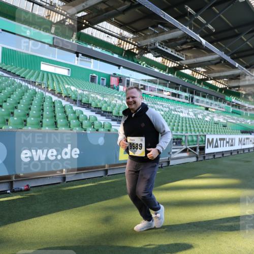 06.10.2024 - 19. swb-Marathon Bremen Yannick Fuchs http://msf.ph/oto/7360131 06.10.2024 10:42:01 Laufen im Stadion 7163, 7177, 7291, 7309, 7483, 7602, 7676, 7692, 7712, 7740, 7742, 7755, 7765, 7766, 7804, 7866, 7901, 8344, 8372, 8386, 8387, 8434, 8482, 8503, 8527, 8528, 8706, 8709, 8800, 8844, 8917, 8935, 8959, 9030, 9045, 9120, 9989 meine-sportfotos.de