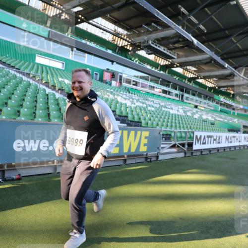 06.10.2024 - 19. swb-Marathon Bremen Yannick Fuchs http://msf.ph/oto/7360155 06.10.2024 10:42:02 Laufen im Stadion 7163, 7177, 7291, 7309, 7483, 7602, 7676, 7692, 7712, 7740, 7742, 7755, 7765, 7766, 7804, 7866, 7901, 8344, 8372, 8386, 8387, 8434, 8482, 8503, 8527, 8528, 8669, 8692, 8706, 8709, 8844, 8917, 8935, 8959, 9030, 9045, 9120, 9989 meine-sportfotos.de